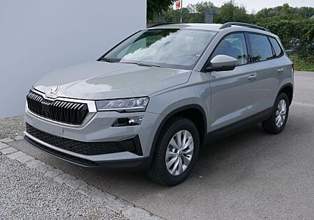 Skoda Karoq Selection PLUS 1,5 TSI *NEUES MODELL*LED*PDC*RFK*FRONT ASSIST*WINTERPAKET*SMARTLINK