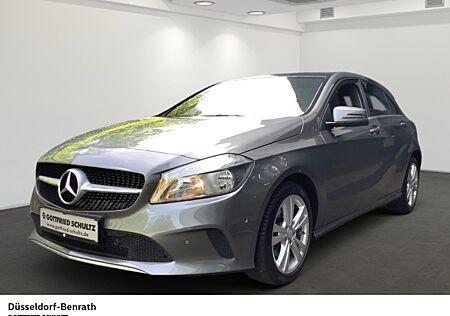 Mercedes-Benz A 180 Blue Efficieny Einparkhilfe Sitzheizung Navi Panoramadach