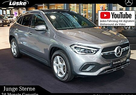 Mercedes-Benz GLA 220 d 4MATIC Panoramadach Kamera Head-Up HK