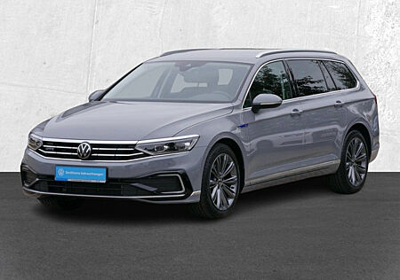 VW Passat Variant 1.4 TSI DSG GTE Navi AHK IQ Light DigCockpit PDC SHZ