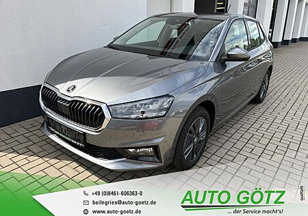 Skoda Fabia Selection AHK*Navi Ãber SmartLink*DAB*VZE*LED*Tempomat*SmartLink*DigiCockpit*Kamera*Kessy*Freispr.*Sitzheiz*PDC*vo+hi*Alu*SpurAssist*Connect*ZV-Funk*4xEFH*Lenkradheiz*Nebel*Armlehne*Metallic