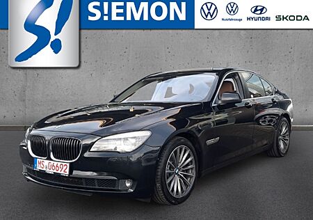 BMW 750 i HUD AD TV Navi Leder Memory Sitze Soundsystem Bi-Xenon Kurvenlicht El. Heckklappe