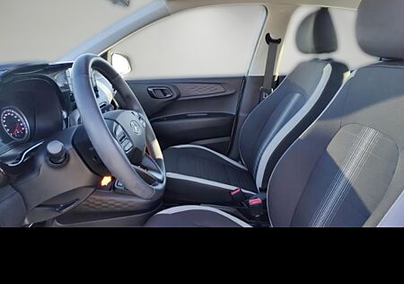 Hyundai i10 1.0 Trend 67PS PDC hinten Klima ALU Bluetooth