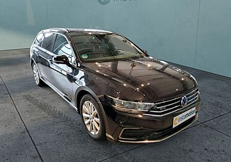 VW Passat Variant 1.4 eHybrid DSG GTE PANO KAMERA VIRTUAL LED