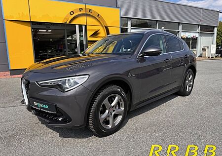 Alfa Romeo Stelvio Super Q4 2.2 JTDM NAVI PANO-DACH R-Kamera SITZHEIZUNG