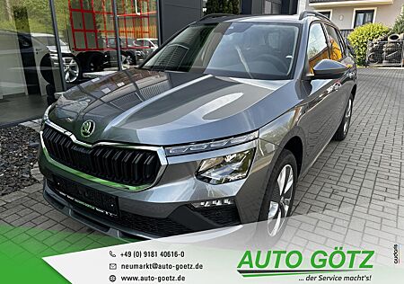 Skoda Kamiq Selection AHK-Vorb.*Navi*DAB*VZE*LED*Tempomat*SmartLink*DigiCockpit*Kamera*Kessy*Freispr.*Sitzheiz*PDC*vo+hi*Alu*SpurAssist*Connect*ZV-Funk*4xEFH*Ladeboden*Lenkradheiz*beheiz.Frontscheibe*Nebel*höhenverst. Fahrersitz*Armlehne*Metallic