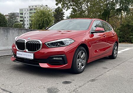 BMW 118i AUT. NAVI LED SHZ RCAM Hud up LIVE