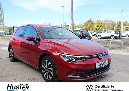 VW Golf VIII Active 1.5 eTSI DSG, NAVI, LED