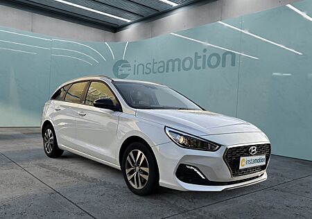 Hyundai i30 KOMBI 1.6 CRDi YES! KAMERA+NAV+PDC+CARPLAY++