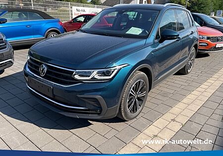 VW Tiguan 1.5 TSI DSG ACTIVE NAVI IQ-MATRIX Keyless Kurvenlicht ACC Parklenkass. Rückfahrkam.