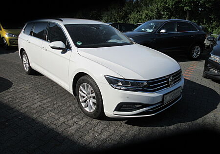 VW Passat Variant Business 2.0 TDI DSG NAVI AHK LED