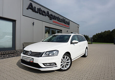 VW Passat R-line Highline 4Motion DSG+PANO+LEDER