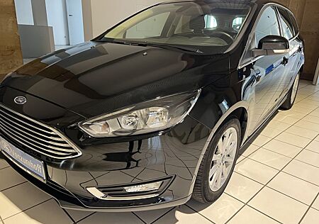 Ford Focus Turnier 1.0 EcoBoost Start-Stopp-System Titanium