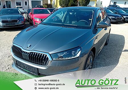 Skoda Fabia Tour AHK-Vorb.*Navi Ãber SmartLink*LED*Tempomat*Kamera*LichtAssist*Kessy*Frontscheibenheiz*Lenkradheiz*SmartLink*PDC*vo+hi*Sitzheiz*Freispr.*VZE*DigiCockpit*SpurAssist*Sunset*DAB*4xEFH*Armlehne*Connect*Alu*Metallic