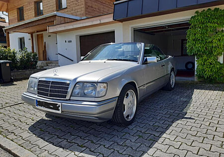 Mercedes-Benz E 220 Cabrio Navi