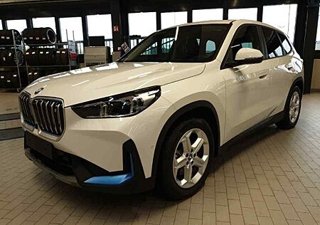 BMW iX iX1 30xDr +LEDER+LED+PANO+HUD+AKTIVSITZ+HIFI+AHK