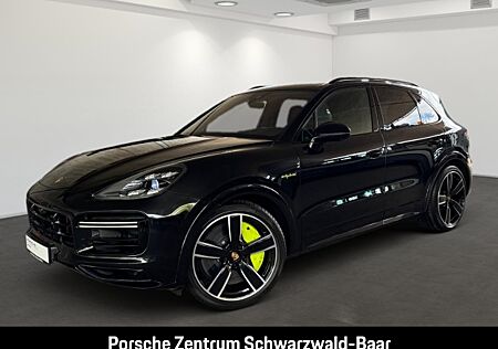 Porsche Cayenne Turbo S E-Hybrid SportDesign Nachtsicht