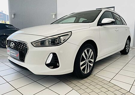 Hyundai i30 Kombi 1.0 Turbo Family + *PANO*NAVI & MEHR!*