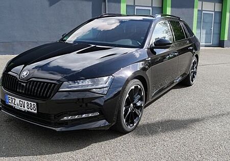 Skoda Superb Combi Sportline 2.0 TSI DSG 4x4 PANO STHZ