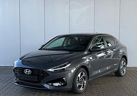 Hyundai i30 Fastback 1,5 T-GDi MHEV Life / Navi / PDC V.&H.m.Kamera / LED m.Kurvenl./ Sitz & Lenkr.Heiz./ Klimaautom./ Alu16