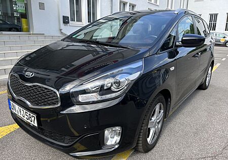 Kia Carens 1.7 CRDi 115 Dream Team Edition