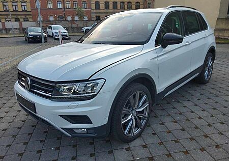 VW Tiguan 2.0 TSI 4Motion DSG OFFROAD AHK Pano DCC