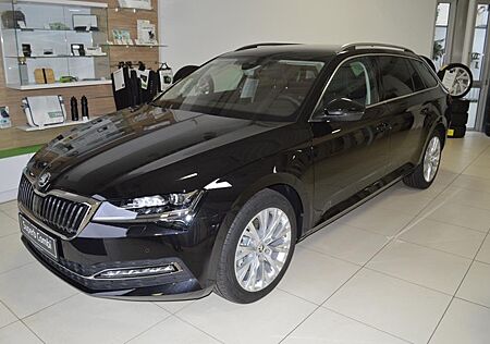 Skoda Superb Combi 2.0 TDI DSG Style Navi LED Rückfahrkamera ACC