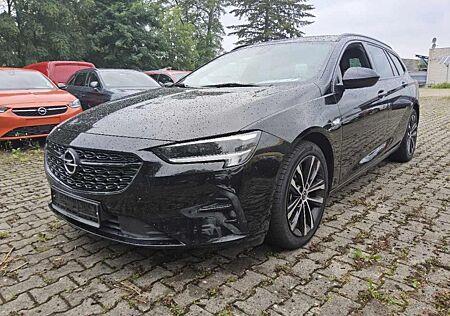 Opel Insignia 2.0 Turbo Ultimate Autom./Alcantara/RFK/Pano/Matrix LED/FlexRide