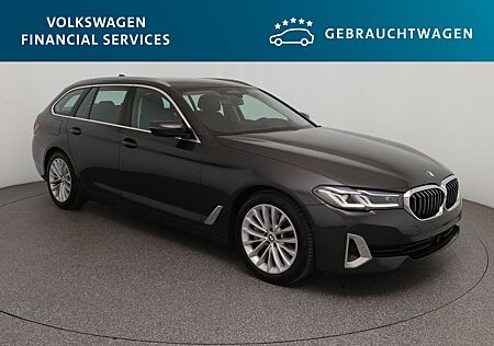 BMW 530 d Touring Luxury Line xDrive 3.0 210kW 8-Gang Steptronic 5 Sitze 4 Türen