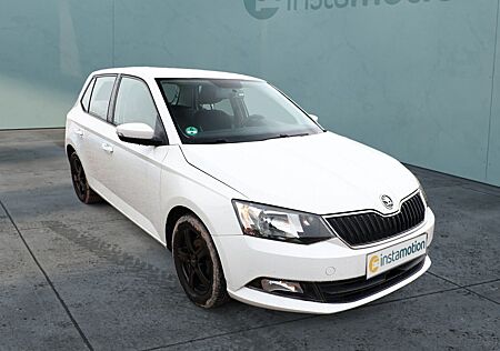 Skoda Fabia 1.0 TSI 95 Ambition PDC Klimaanlage FrontA