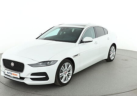 Jaguar XE 25t SE