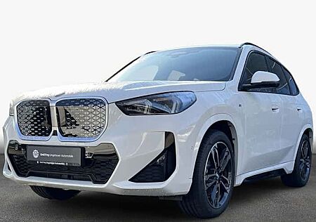 BMW iX1 xDrive30 5 Türen