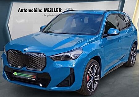 BMW iX1 xDrive30 5 Türen