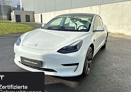 Tesla Model 3 Hinterradantrieb RWD 4 Türen