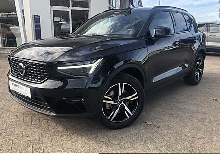 Volvo XC 40 B3 Plus Dark DCT 5 Türen