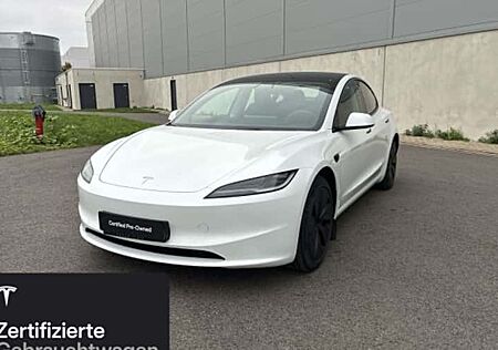 Tesla Model 3 Hinterradantrieb RWD 4 Türen