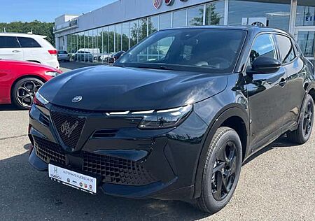 Alfa Romeo Junior ibrida 1.2 MHEV VGT 100kW e-DCT6 Ibrida 5 Türen