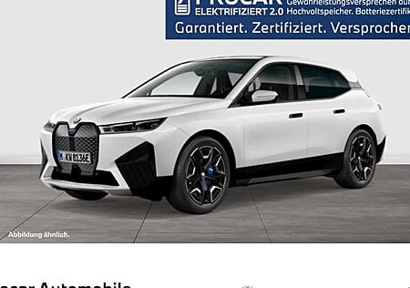 BMW iX xDrive50 5 Türen