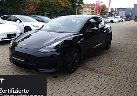 Tesla Model 3 Hinterradantrieb RWD 4 Türen