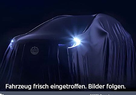 Volvo XC 40 B3 Plus Black Edition DCT 5 Türen