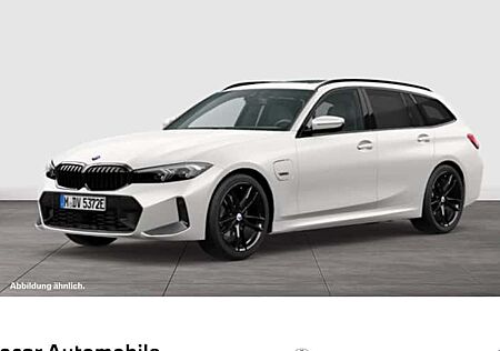 BMW 3er 330e Touring M Sport Automatic 5 Türen