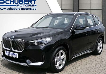 BMW iX1 xDrive30 5 Türen