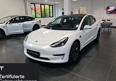 Tesla Model 3 Hinterradantrieb RWD 4 Türen