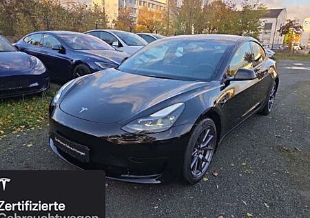 Tesla Model 3 Hinterradantrieb RWD 4 Türen
