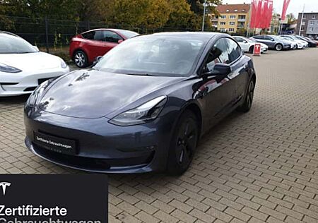 Tesla Model 3 Hinterradantrieb RWD Long Range 4 Türen