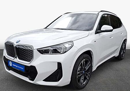 BMW iX1 xDrive30 5 Türen