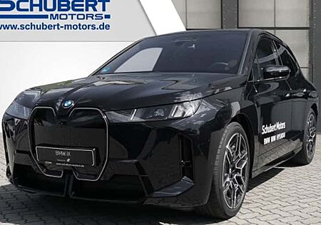 BMW iX xDrive45 5 Türen