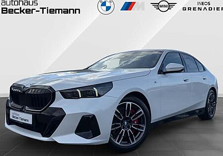BMW 5er 530d xDrive Touring A 5 Türen