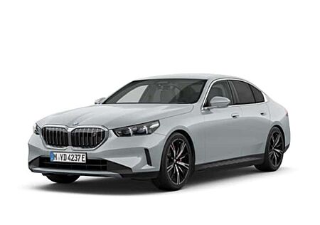 BMW i5 eDrive40 Touring 5 Türen