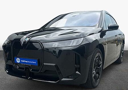 BMW iX xDrive45 5 Türen